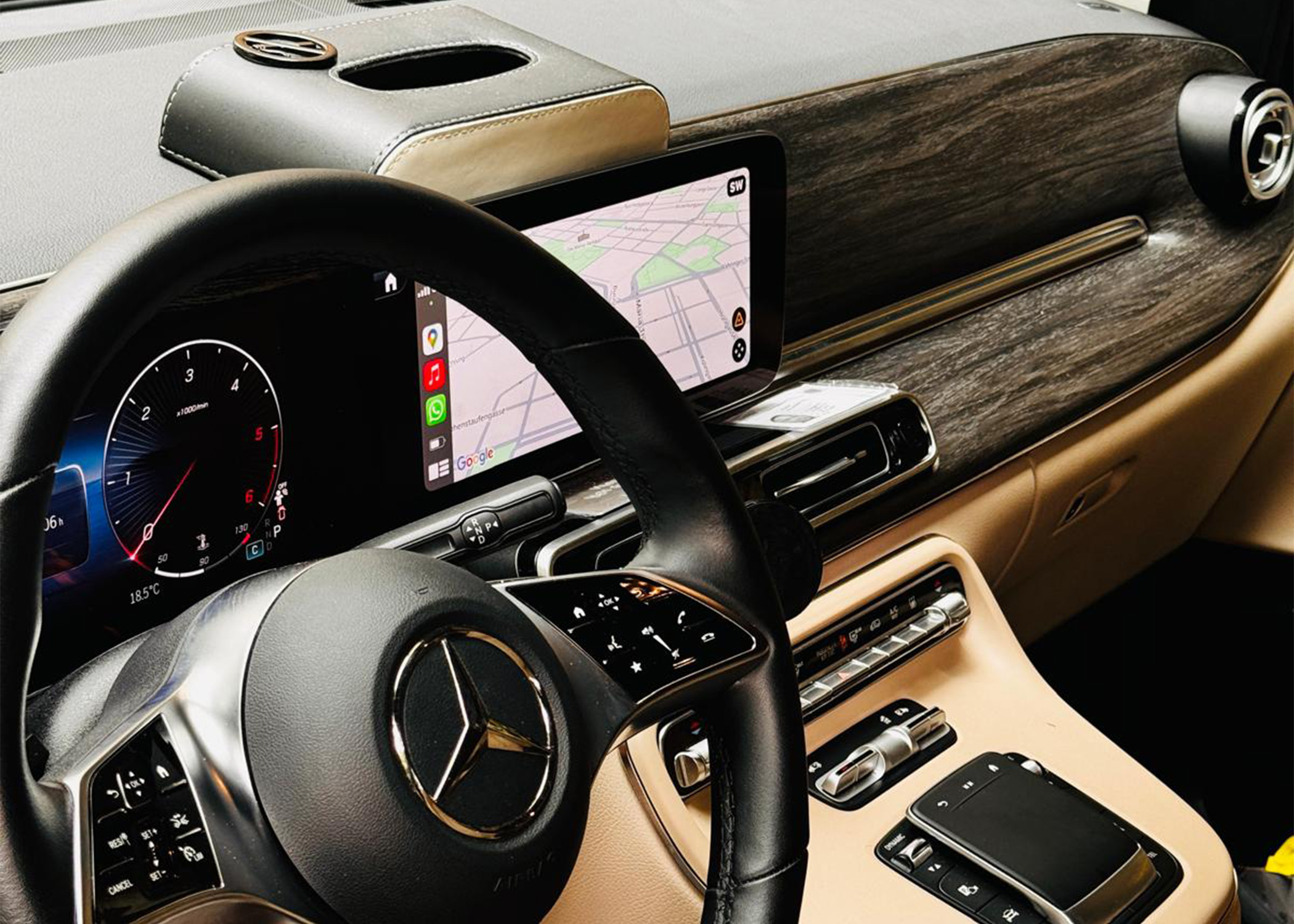 Mercedes V Klasse steering wheel and cockpit