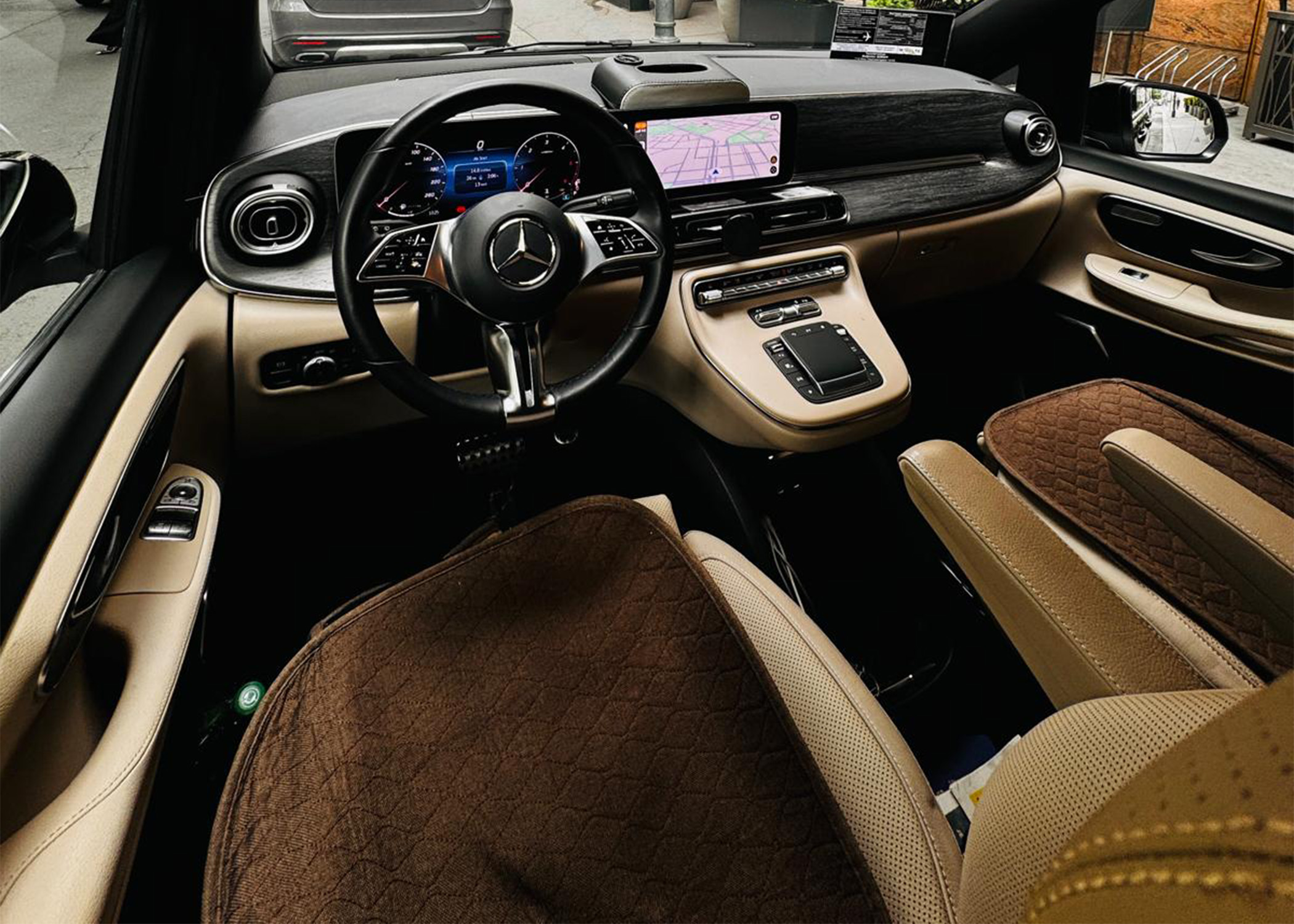 Mercedes V Klasse front grille and headlights